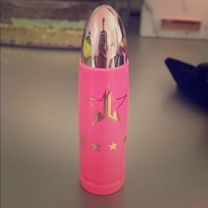 Jeffree Star Lip ammunition in jeffree’s girl